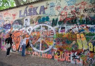 lennon zed praha.jpeg