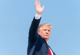 trump ruka 25